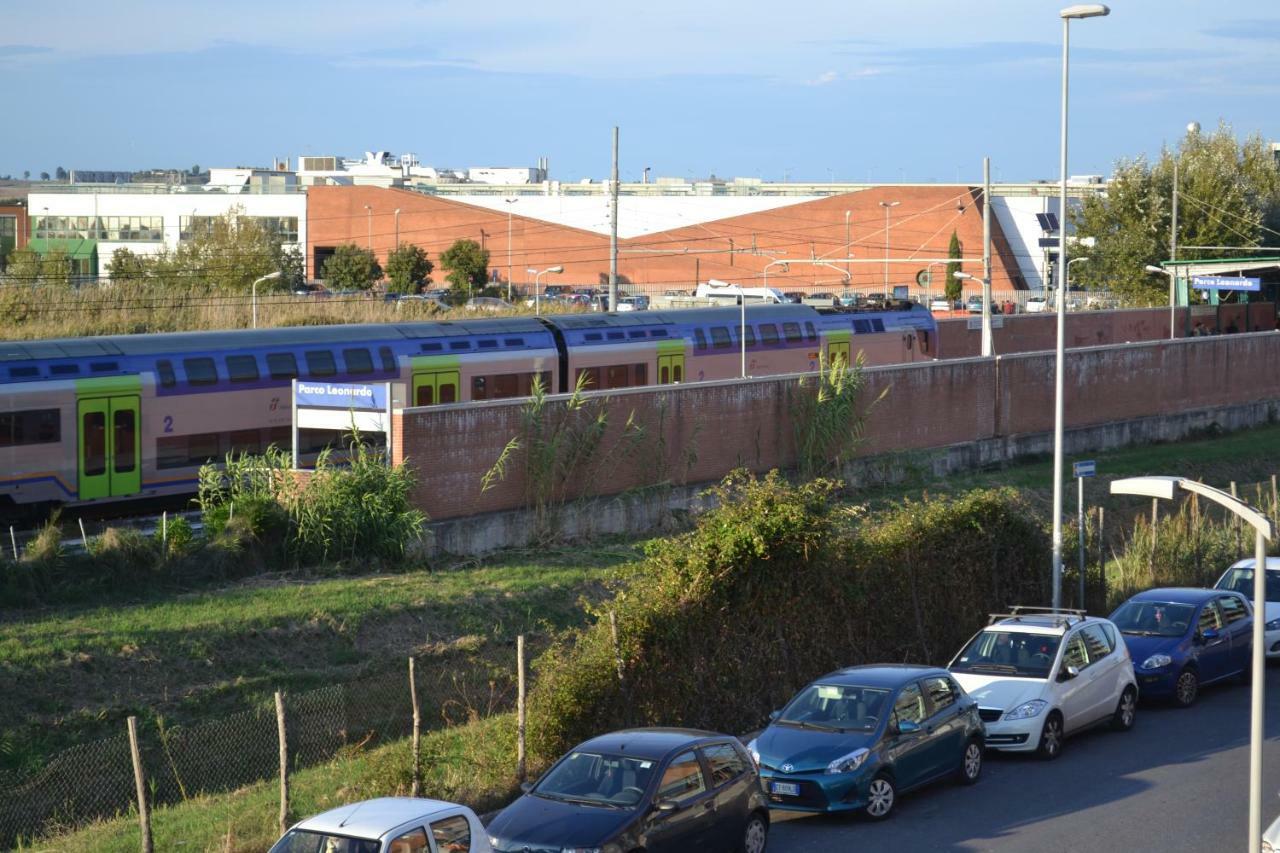 Airport & Fair Suite Apartments Φιουμιτσίνο Εξωτερικό φωτογραφία